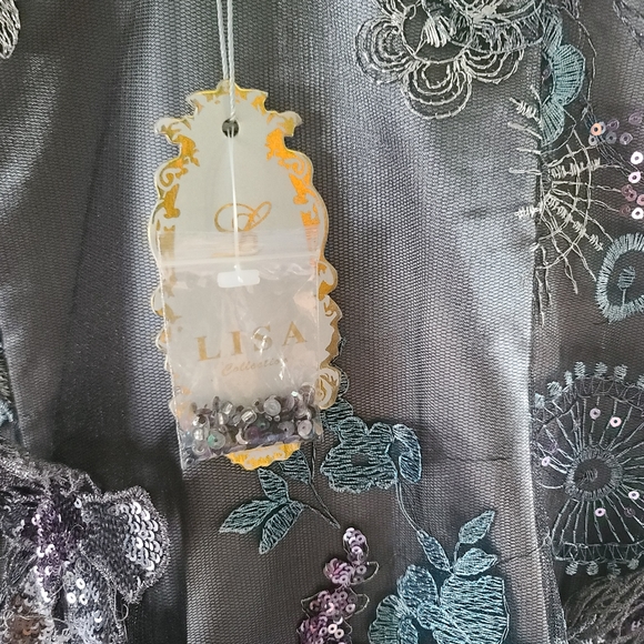 Formal dress size 12 (more like a 10) Boutique Item - Picture 2 of 9